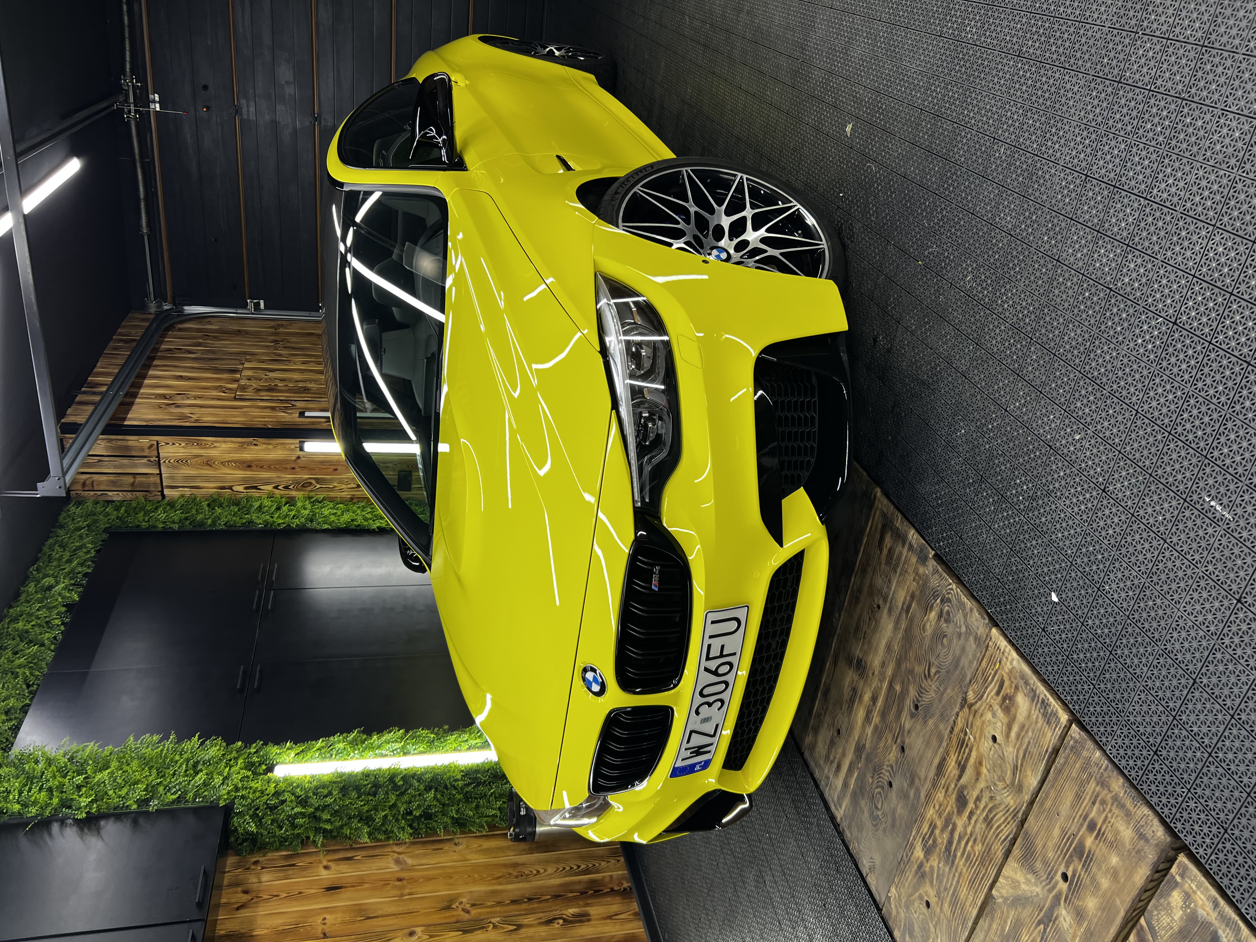 BMW M4 po zmianie koloru folią w Jungle Car Spa