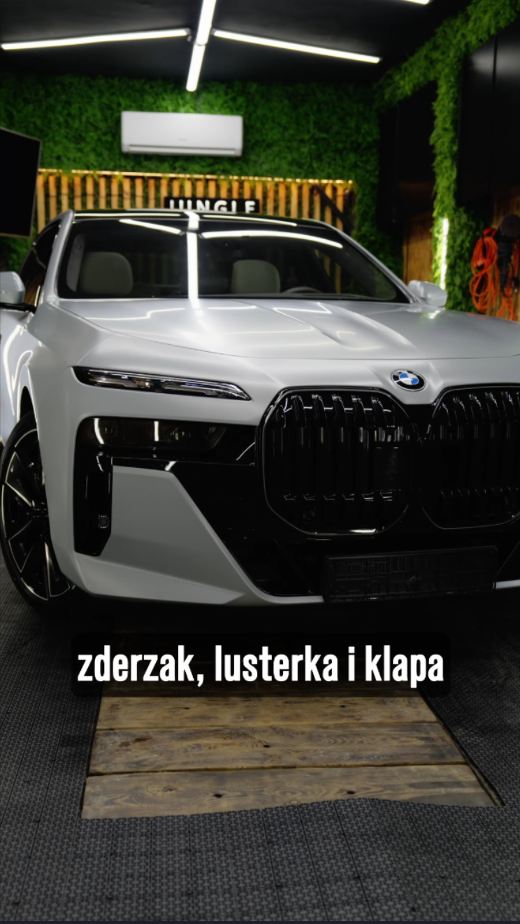 BMW 7 zabezpieczone satynową folią PPF w Jungle Car Spa